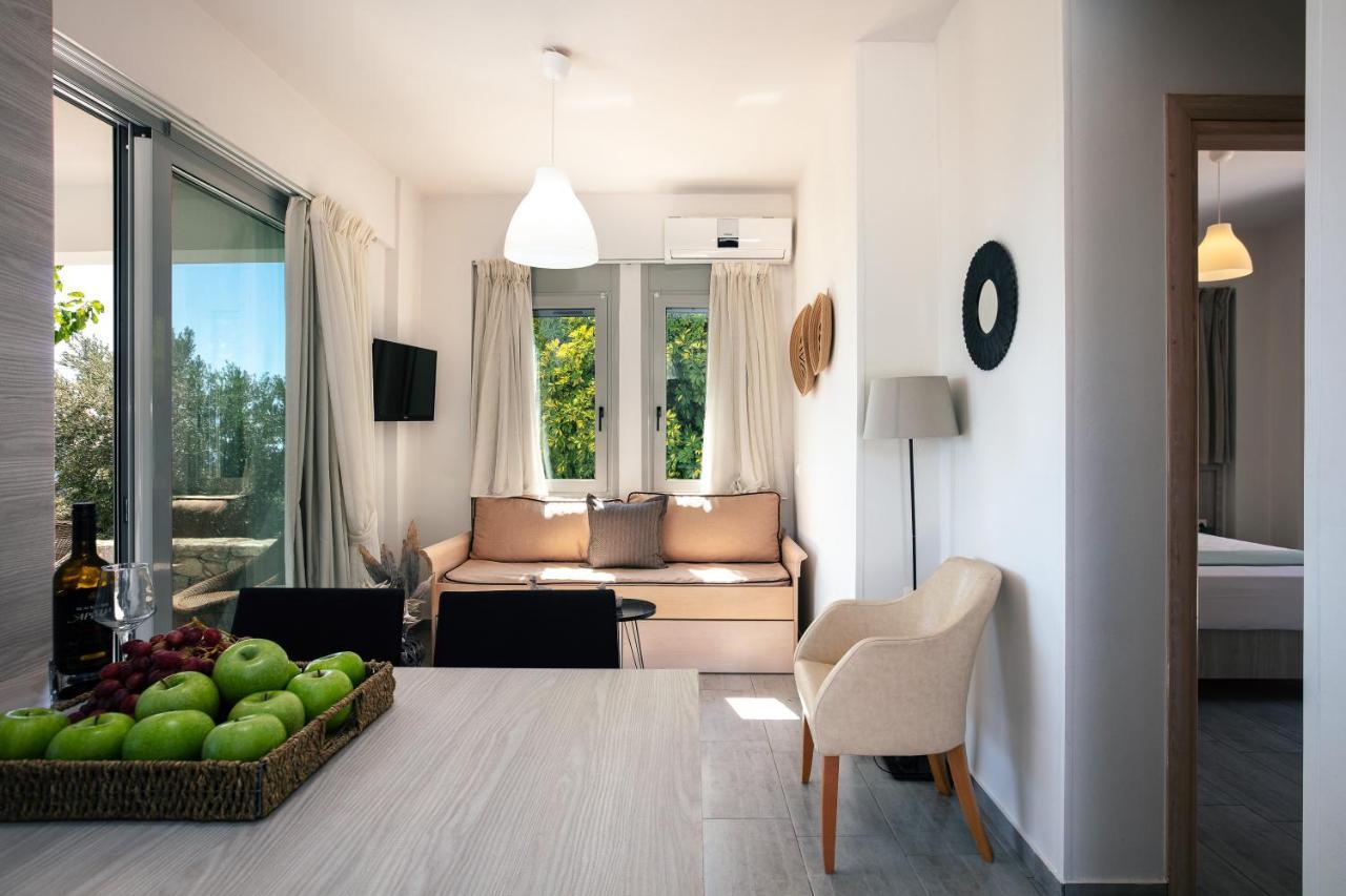 Evgoro Luxury Suites 圣加利尼 外观 照片