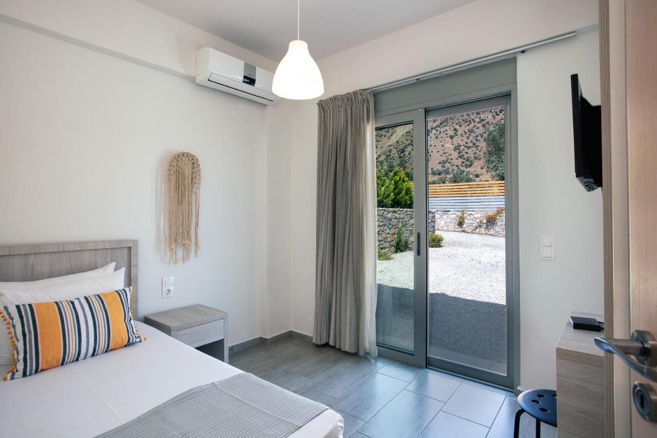 Evgoro Luxury Suites 圣加利尼 外观 照片